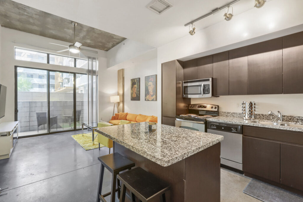 Phoenix furnished rental photo 2